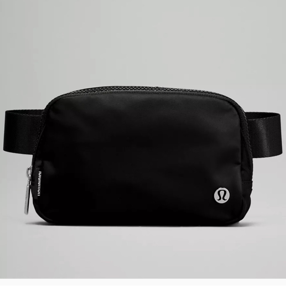 Lululemon Black Everywhere Belt Bag NWT